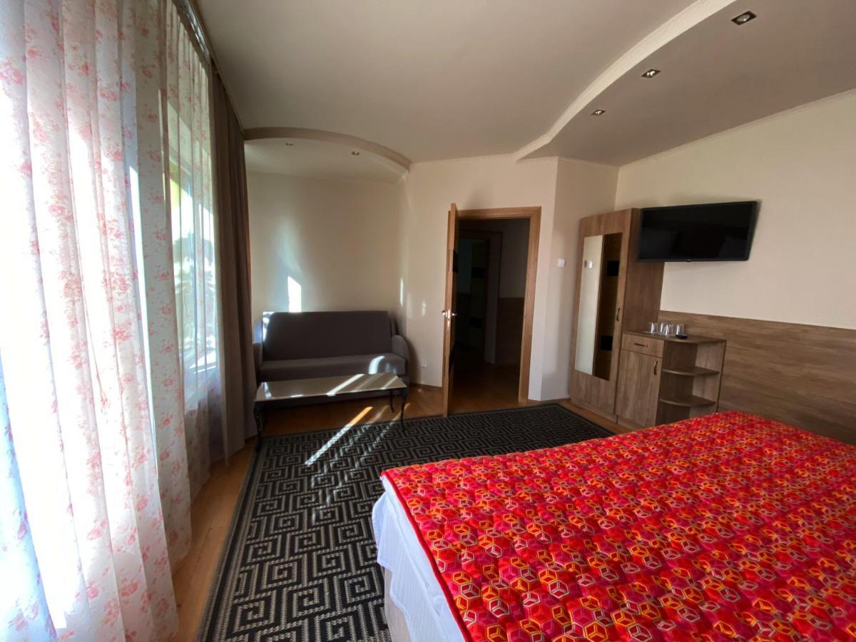 Olena Resort Briukhovychi Exterior photo