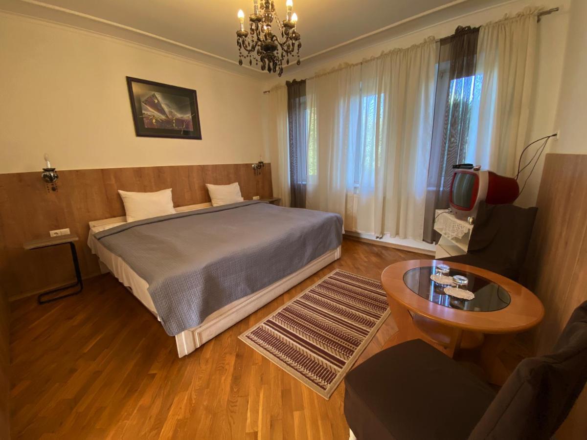 Olena Resort Briukhovychi Exterior photo