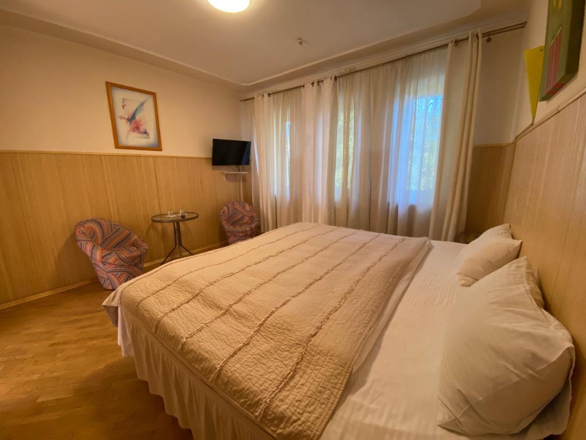Olena Resort Briukhovychi Exterior photo